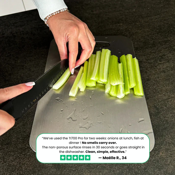 Ti700 Pro odour-resistant board being used for vegetable chopping